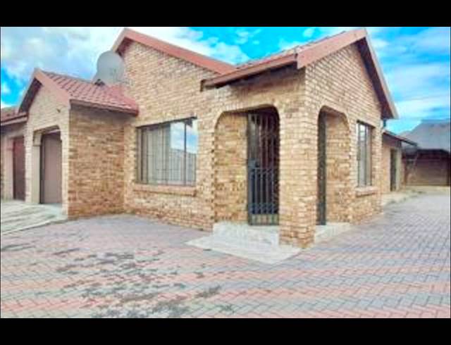 3 BEDROOM HOUSE FOR SALE IN IVY PARK